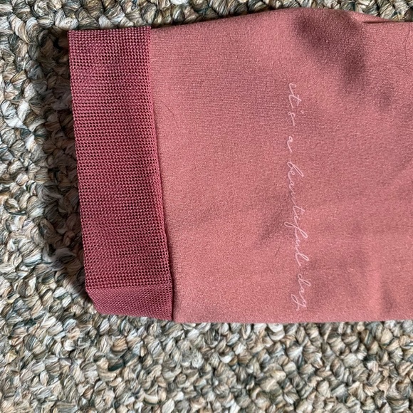 Gymshark Whitney Long Sleeve Crop Top - Picture 3 of 5